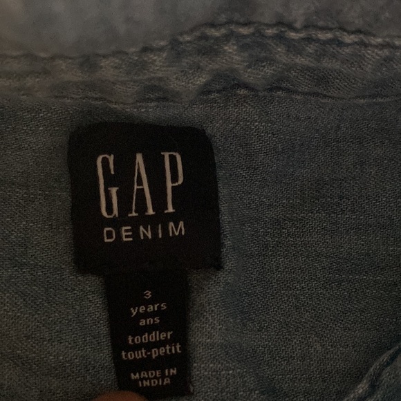 EUC Gap 3T soft denim shirt - Picture 2 of 6